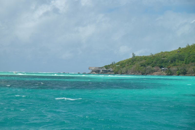 excursions-mahe-glass-bottom-boat-park-marin-3  (©  Seychelles Booking)