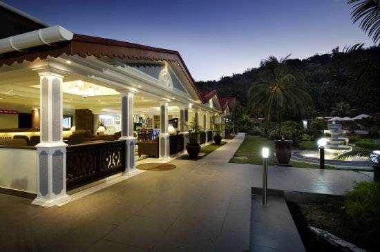 seychelles-berjayapraslinbeach-resort-entrance2  (© Vision Voyages TN / Berjaya Praslin Beach Hotel)