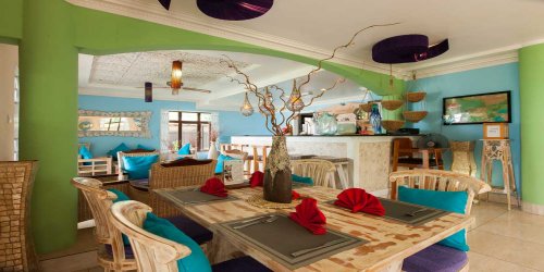 seychelles-booking-le-relax-beach-house-la-digue-veranda-restaurant2  (© Vision Voyages TN / Le Relax Beach House)