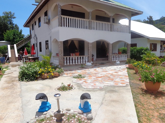 seychelles-booking-linsen-self-catering-apartment-la-digue-view1  (©  Seychelles Booking)