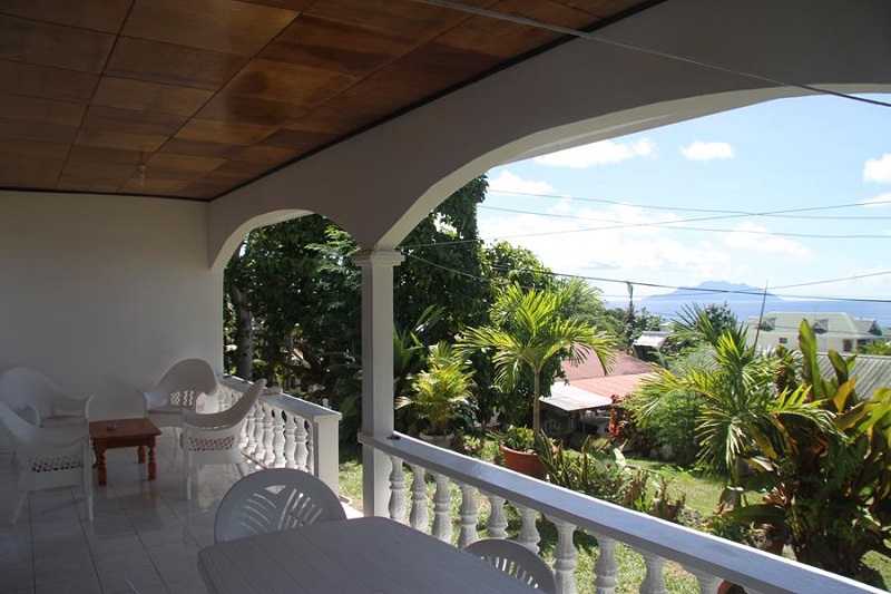 seychelles-booking-villa-rousseau-balcony1  (©  Seychelles Booking)