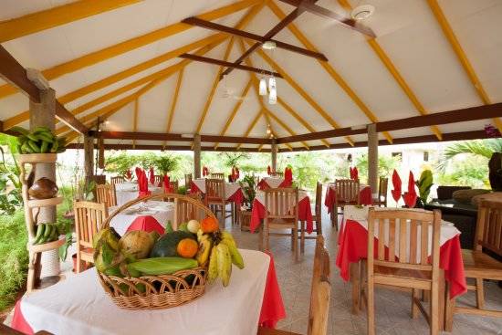 seychelles-etoile-labrine-vue-restaurant-3  (©  Seychelles Booking)