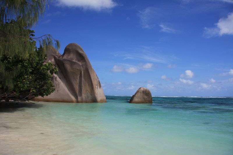 seychelles-excursions-la-digue-source-d-argent-12  (©  Seychelles Booking)