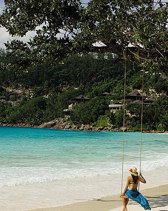 seychelles-four-season-plage-3  (© Vision Voyages TN / Four Seasons Resort Seychelles)
