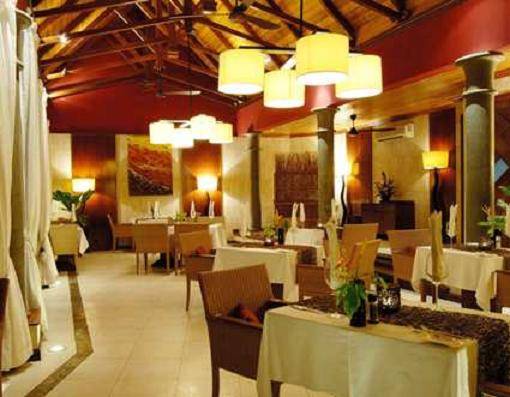 seychelles-hilton-restaurant  (© Vision Voyages TN / Hilton Seychelles Northolme Resort and Spa)