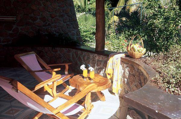 seychelles-islander-guest-house-veranda-2  (© Vision Voyages TN / The Islanders Guest House)
