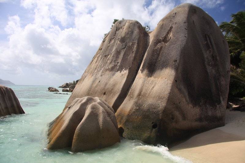 seychelles-la-digue-plage-source-argent-4  (©  Seychelles Booking)