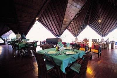 seychelles-new-emerald-restaurant  (©  / New Emerald Cove)