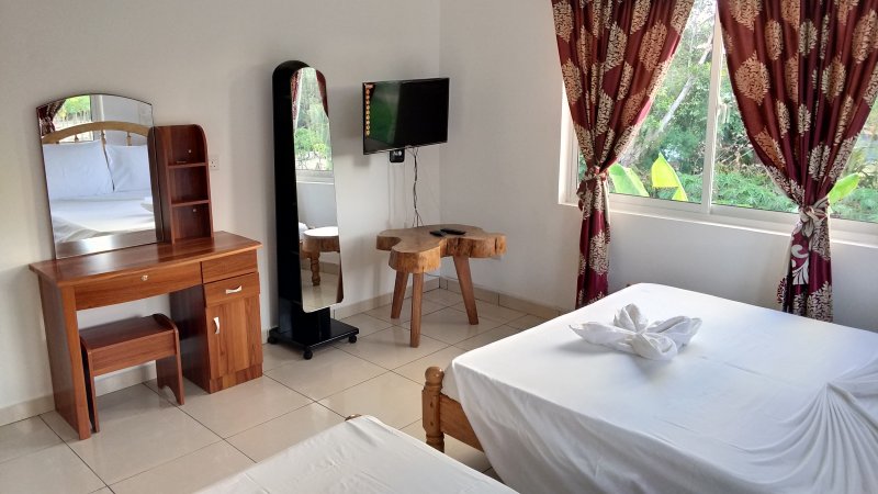 seychelles-praslin-casadani-luxury-appartement-room  (©  Seychelles Booking)