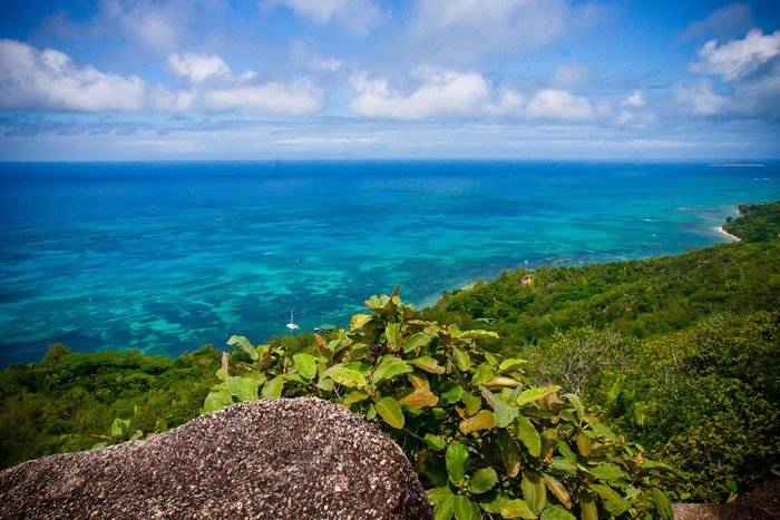 seychelles-praslin-coco-de-mer-vue-mer  (© Vision Voyages TN / Coco de Mer)