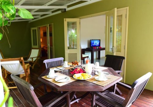 seychelles-residence-praslinoise-dining  (© Residence Praslinoise / Residence Praslinoise)